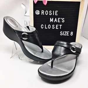 Lands' End Black Thong Sandals Sz 8B